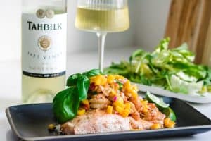 Tahblik 19287 Vines with Salmon and mango dish